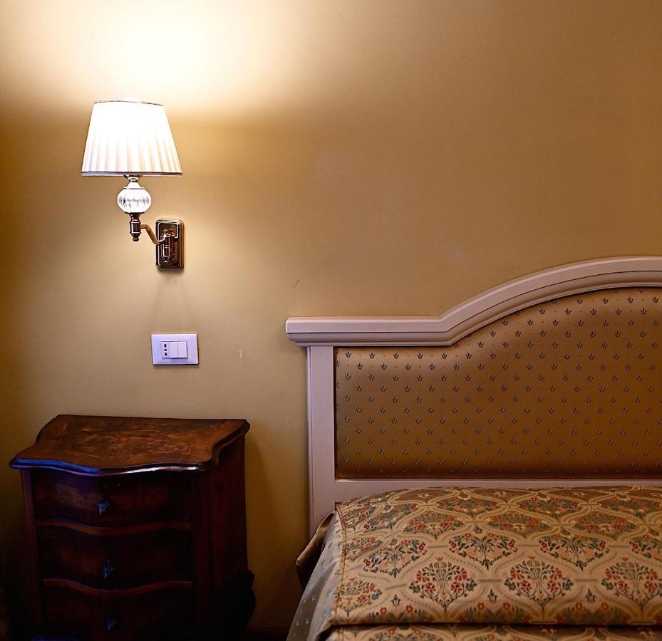 Chandeliers Apartment Venecia Exterior foto