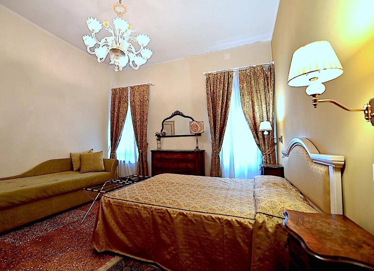 Chandeliers Apartment Venecia Exterior foto
