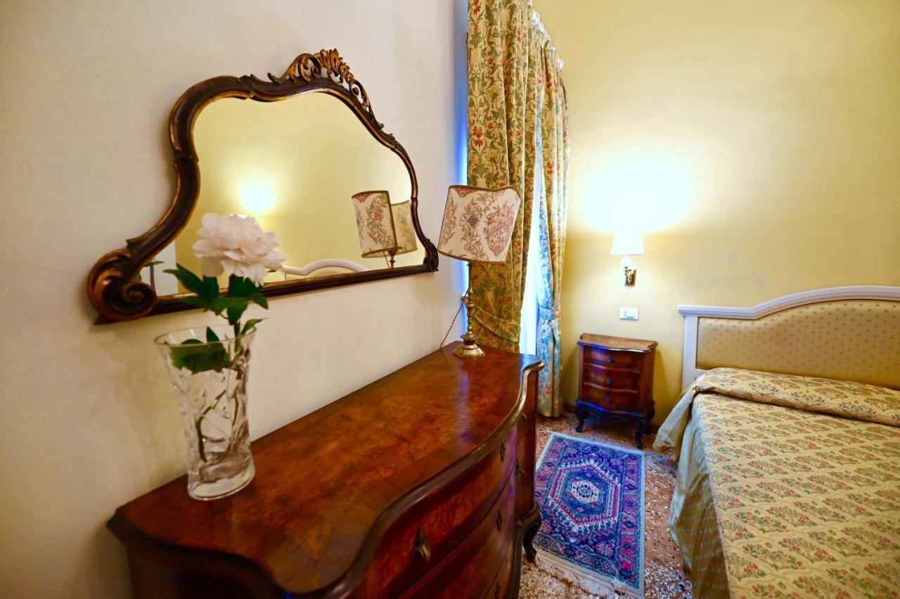 Chandeliers Apartment Venecia Exterior foto